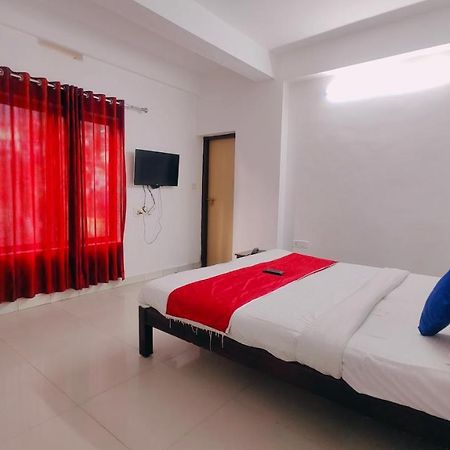 Hotel Lumino Karthika à Munnar Extérieur photo