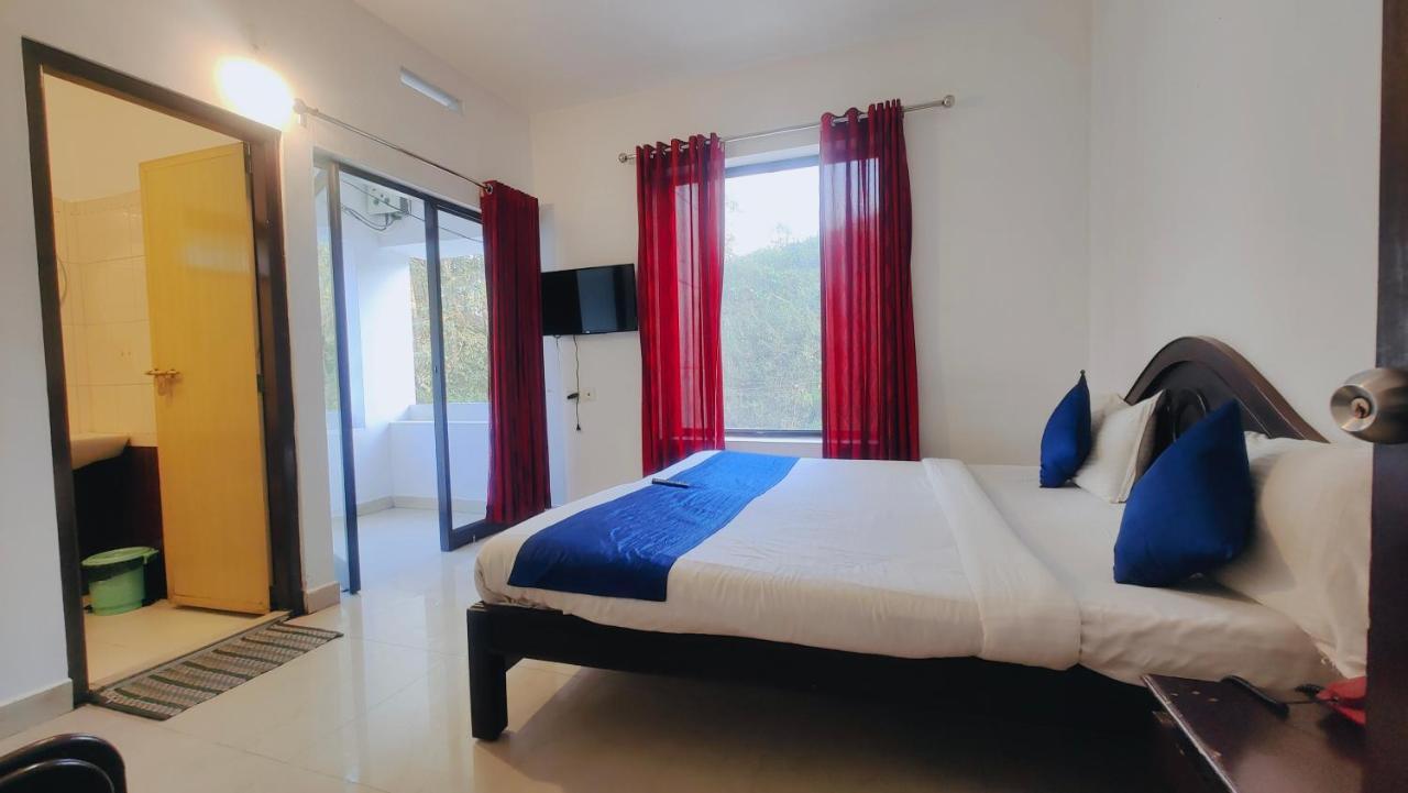 Hotel Lumino Karthika à Munnar Extérieur photo